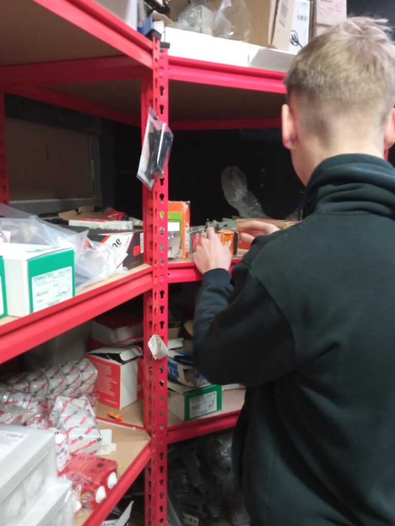 Elektrycy galeria Praktyki Vet we Francji (11)