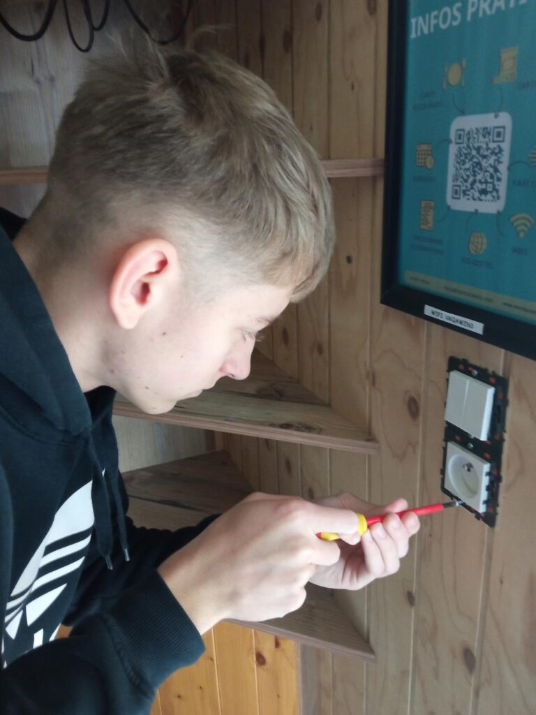 Elektrycy galeria Praktyki Vet we Francji (2)