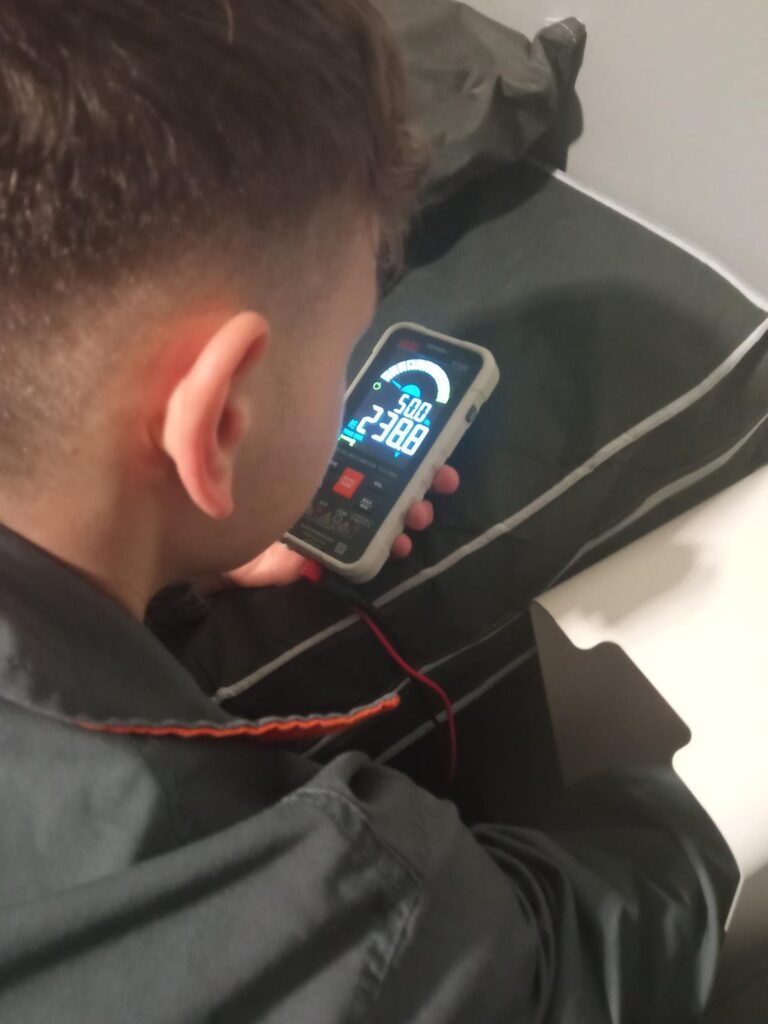 Elektrycy galeria Praktyki Vet we Francji (5)