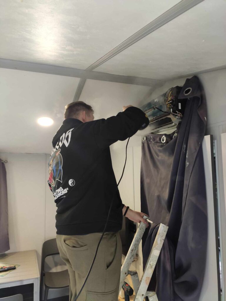 Mechatronicy galeria Praktyki Vet we Francji (1)