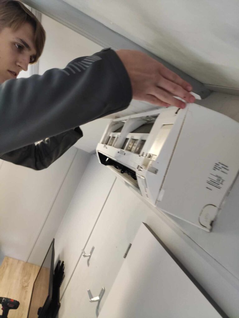 Mechatronicy galeria Praktyki Vet we Francji (8)